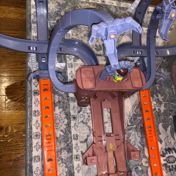 Hot Wheels Spider Man Racer Verse Track Set - Picture 9 of 14